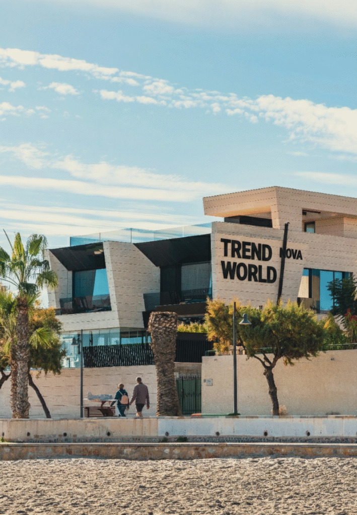 Data Centers Boom 2025: Global Investors Billions